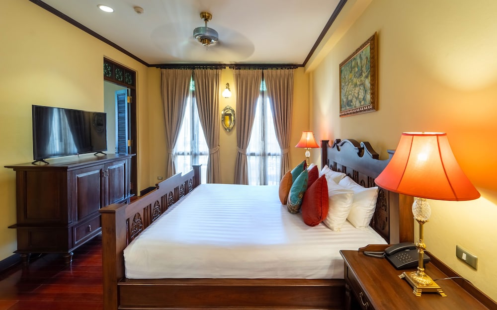 Puripunn Hideaway 4/50