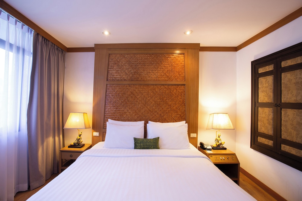 The Tarntawan Hotel Surawong Bangkok 7/60