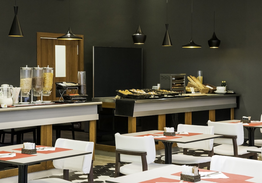 restaurant cafeteria