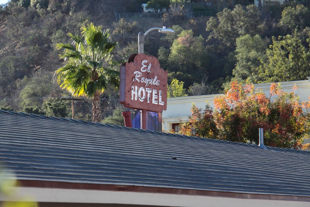El Royale Gardens Near Universal Studios 44/48