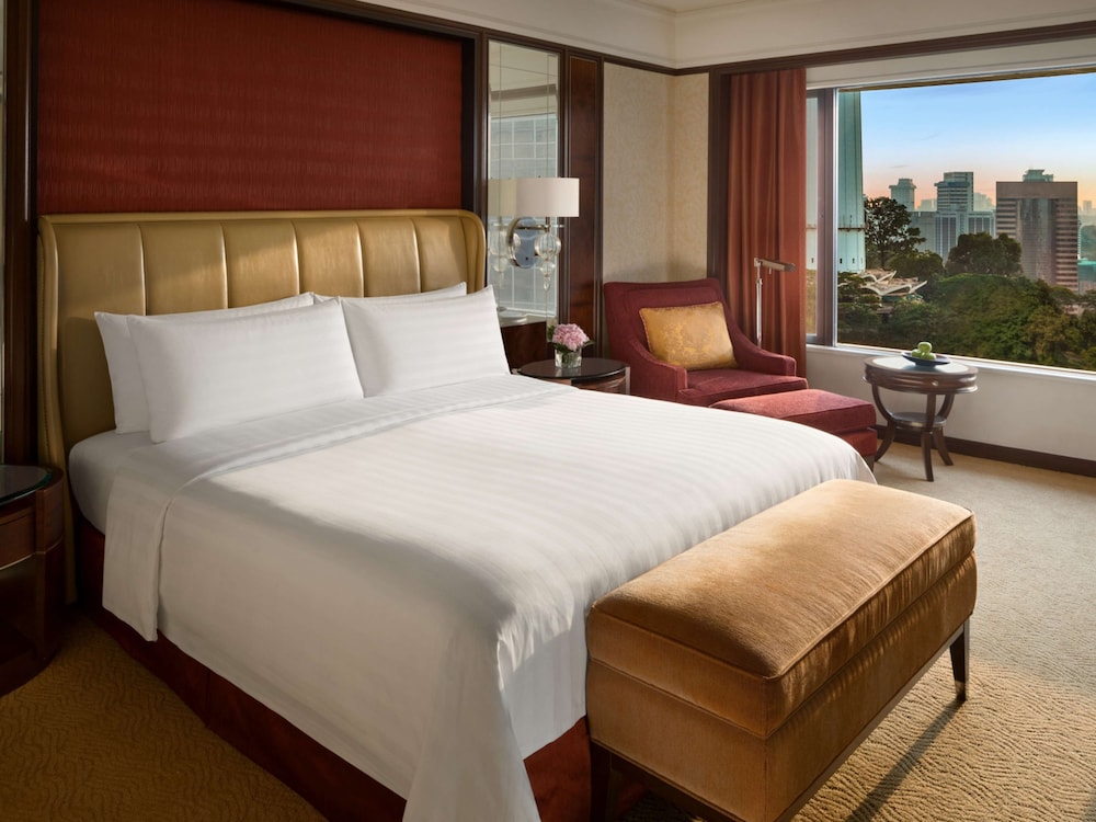 PREMIER, FAMILY, KING BED