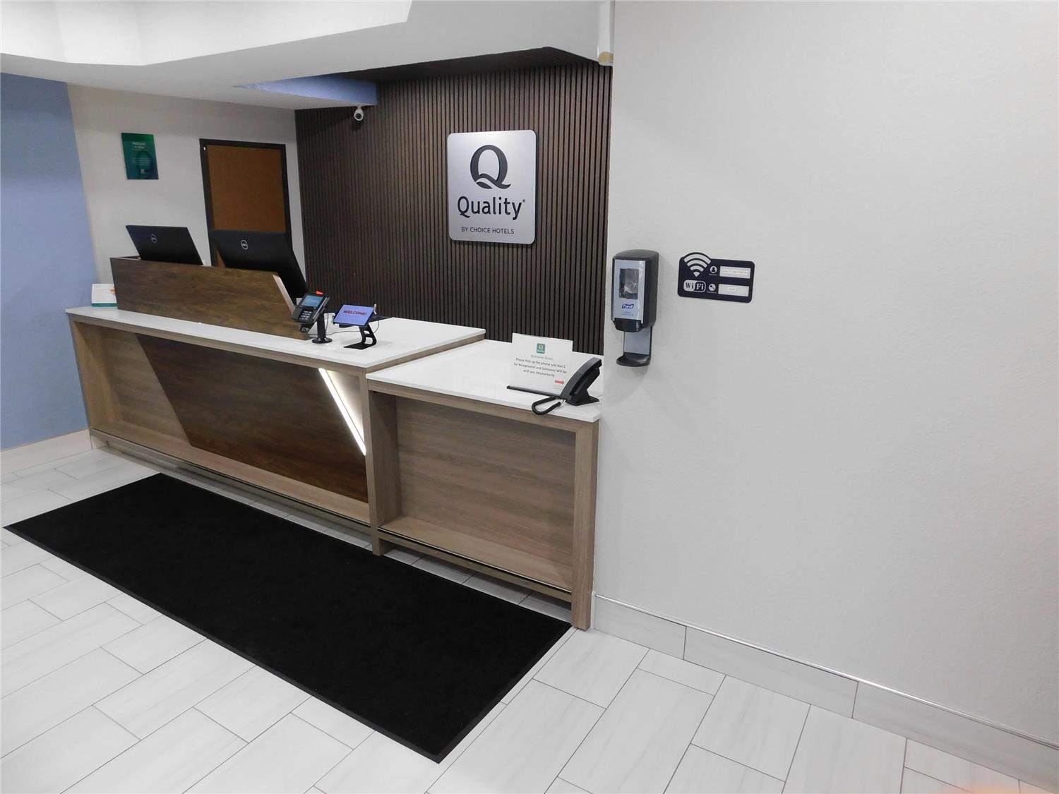 Quality Inn Pontiac 11/52
