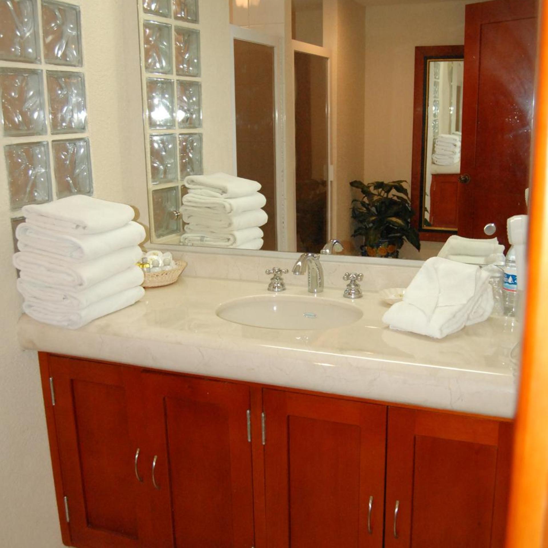 2 Bedrooms, Suite