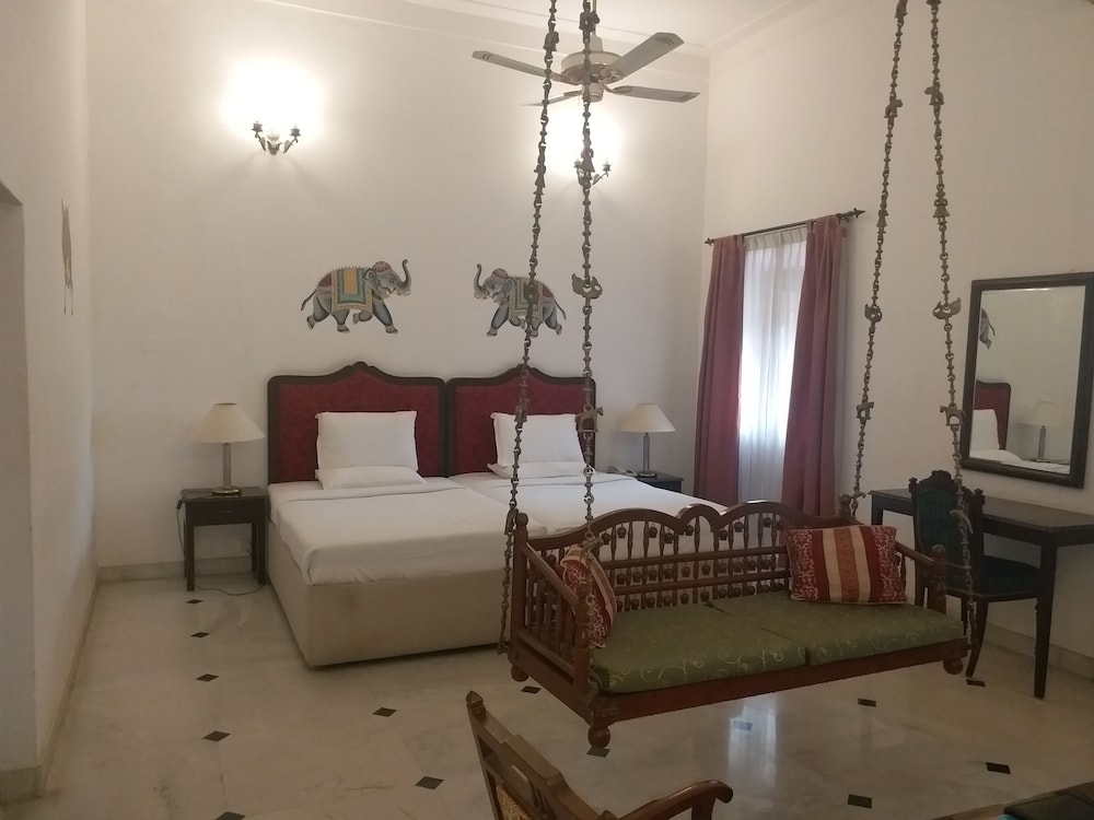 Jayamahal Palace Hotel 32/68
