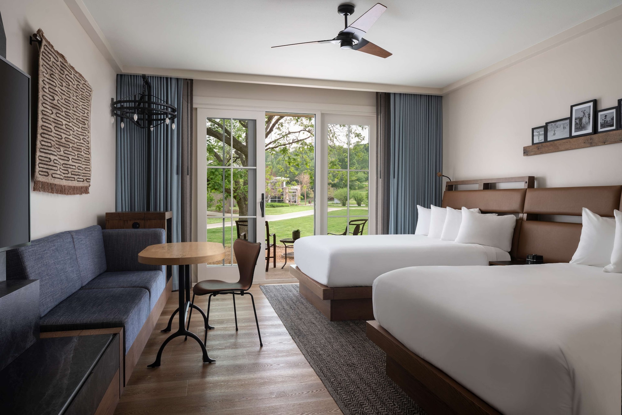 Room, 2 Queen Beds, Water View