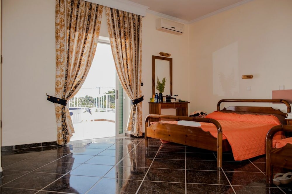 Hotel Eleni 12/40