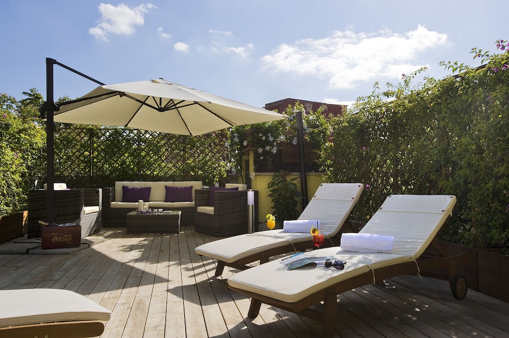 Hotel Villa San Lorenzo Maria 54/57