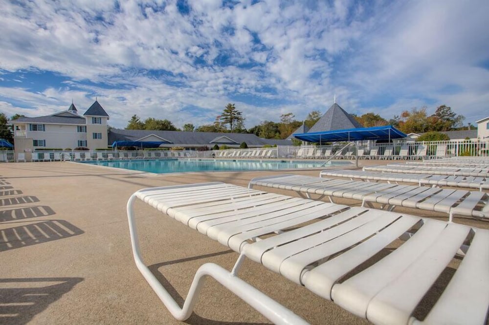 Ogunquit Hotel 23/50