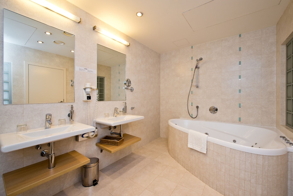 Amarilis Jerome Hotel 8/57