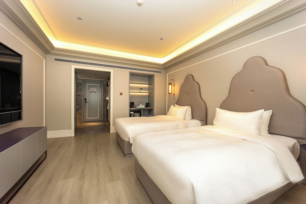 Mercure Jinan West Railway Station 28/65