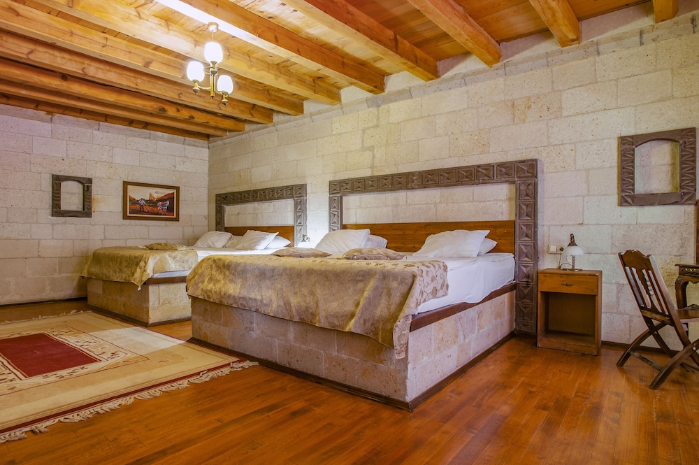 Ottoman Cave Suites 18/77