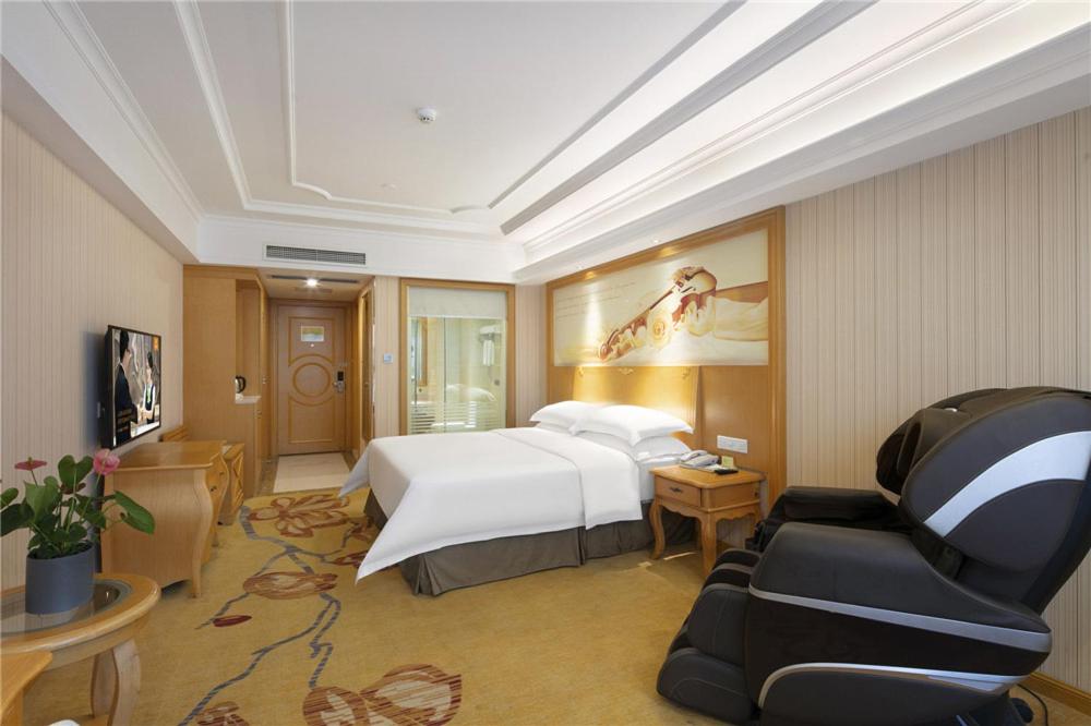 Vienna International Hotel (Zhengzhou Zhongyuan Futa) 26/34