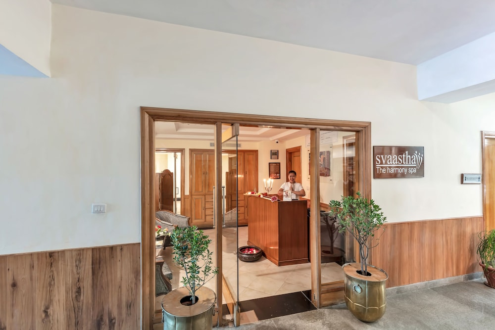 Club Mahindra White Meadows 9/50