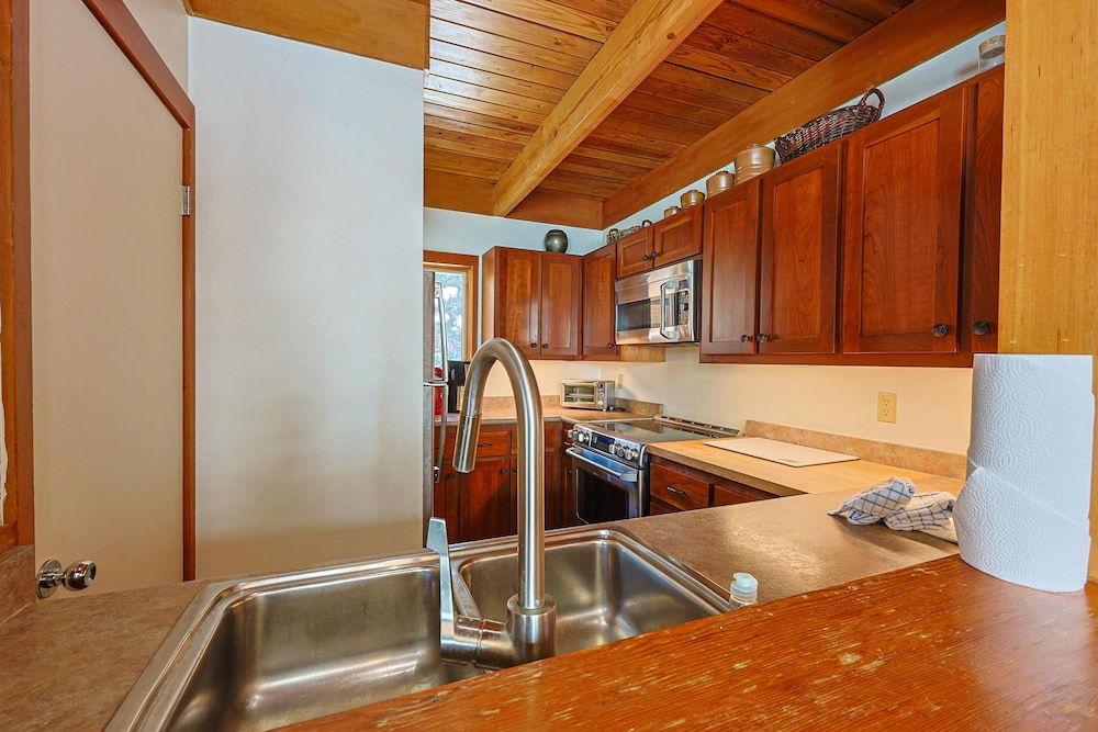 Tennis Townhome 2 Bed 2 5 Bath 25/50
