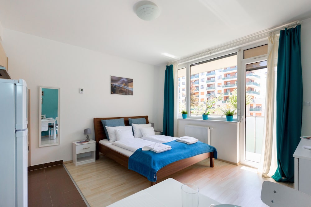 SUN RESORT APARTMENTS 10/33