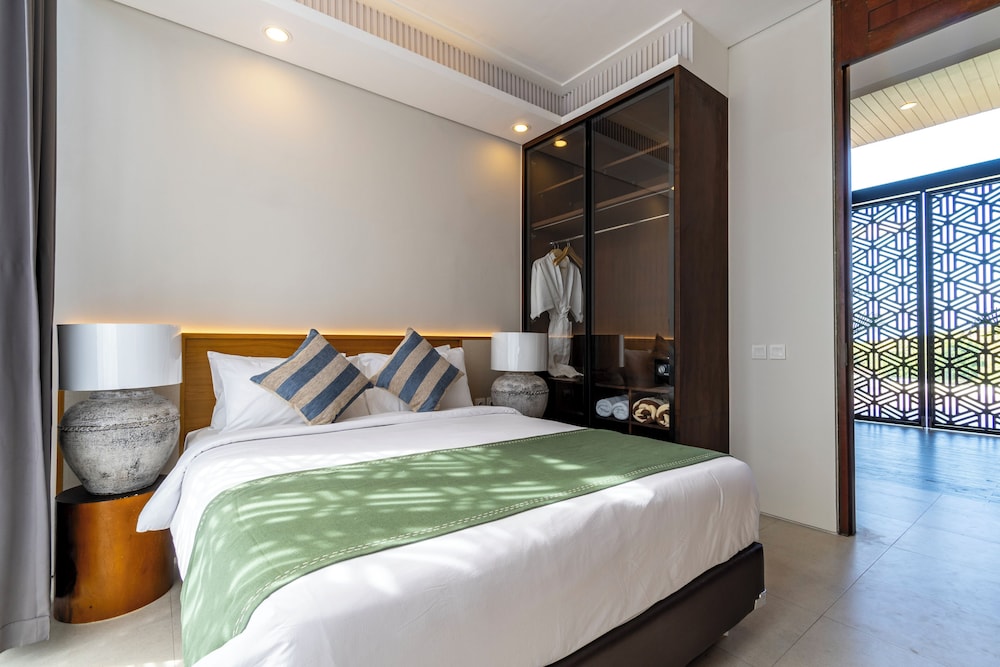 2 BEDROOMS, LUXURY, VILLA, HILL VIEW