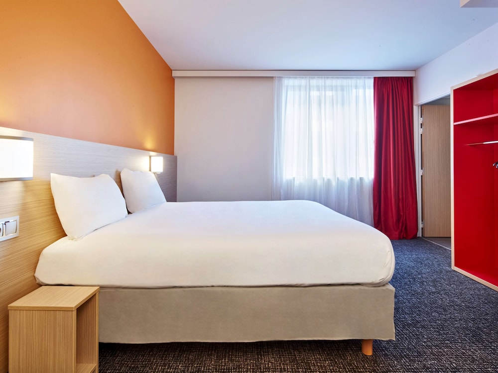 Kyriad ECO - Clermont Ferrand Estaing 15/42