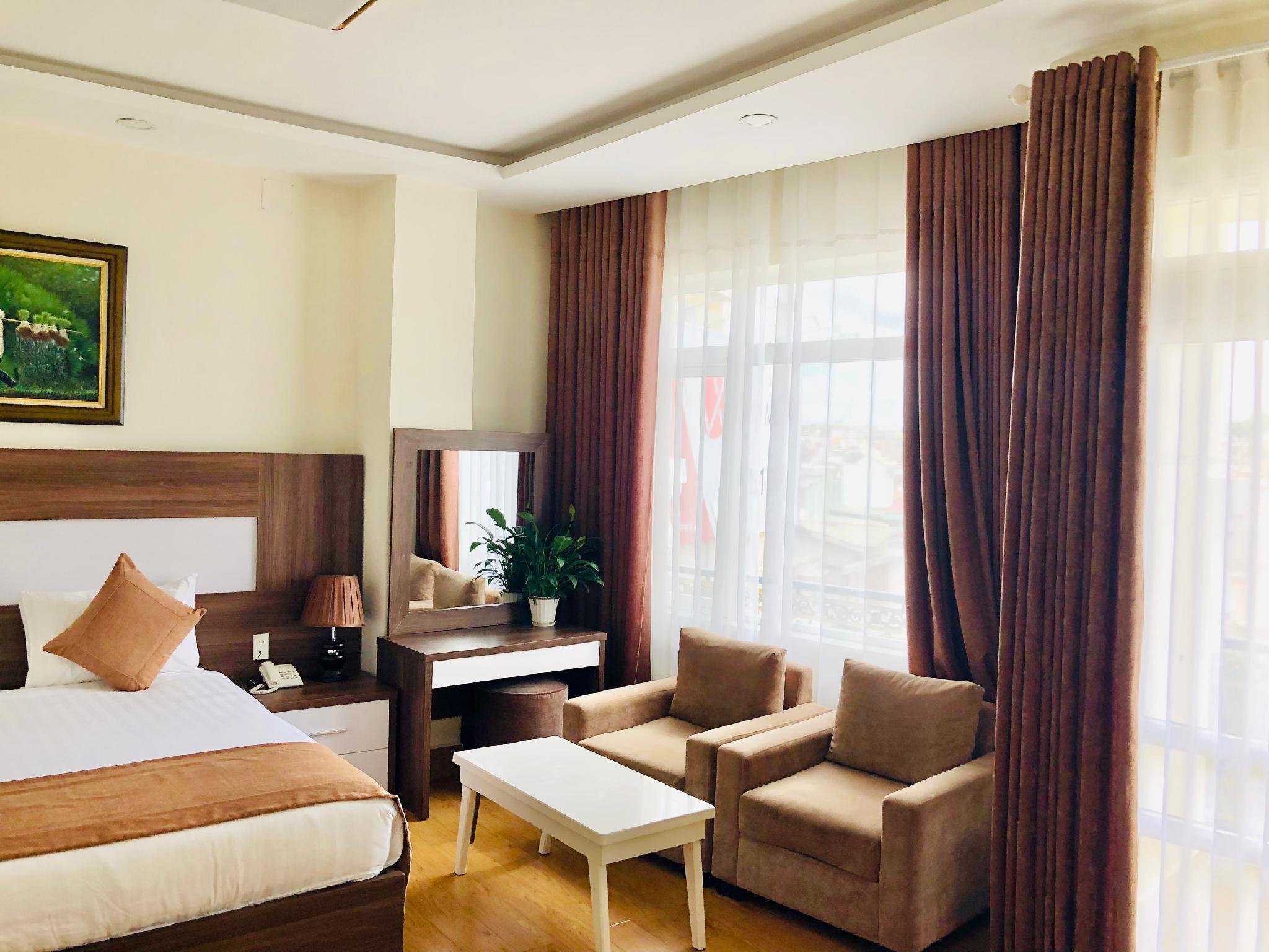 غرفة ديلوكس بسرير كينج بشرفة، Hana Dalat Hotel 2/2