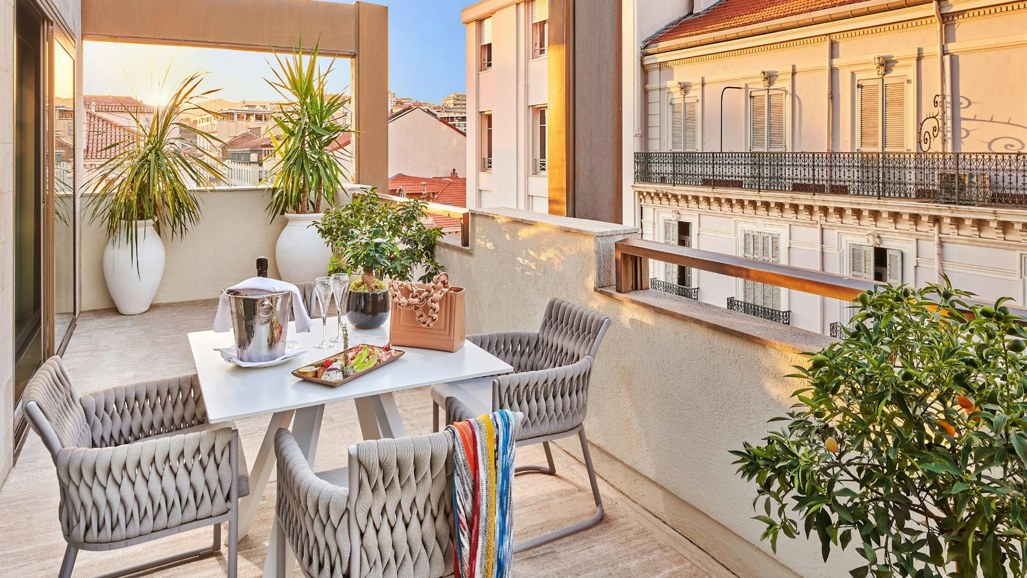 Hotel Barriere Le Gray D Albion Cannes 48/75