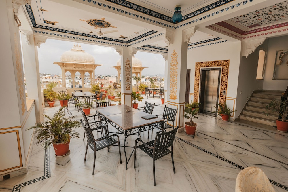 Hotel Boheda Palace 33/37