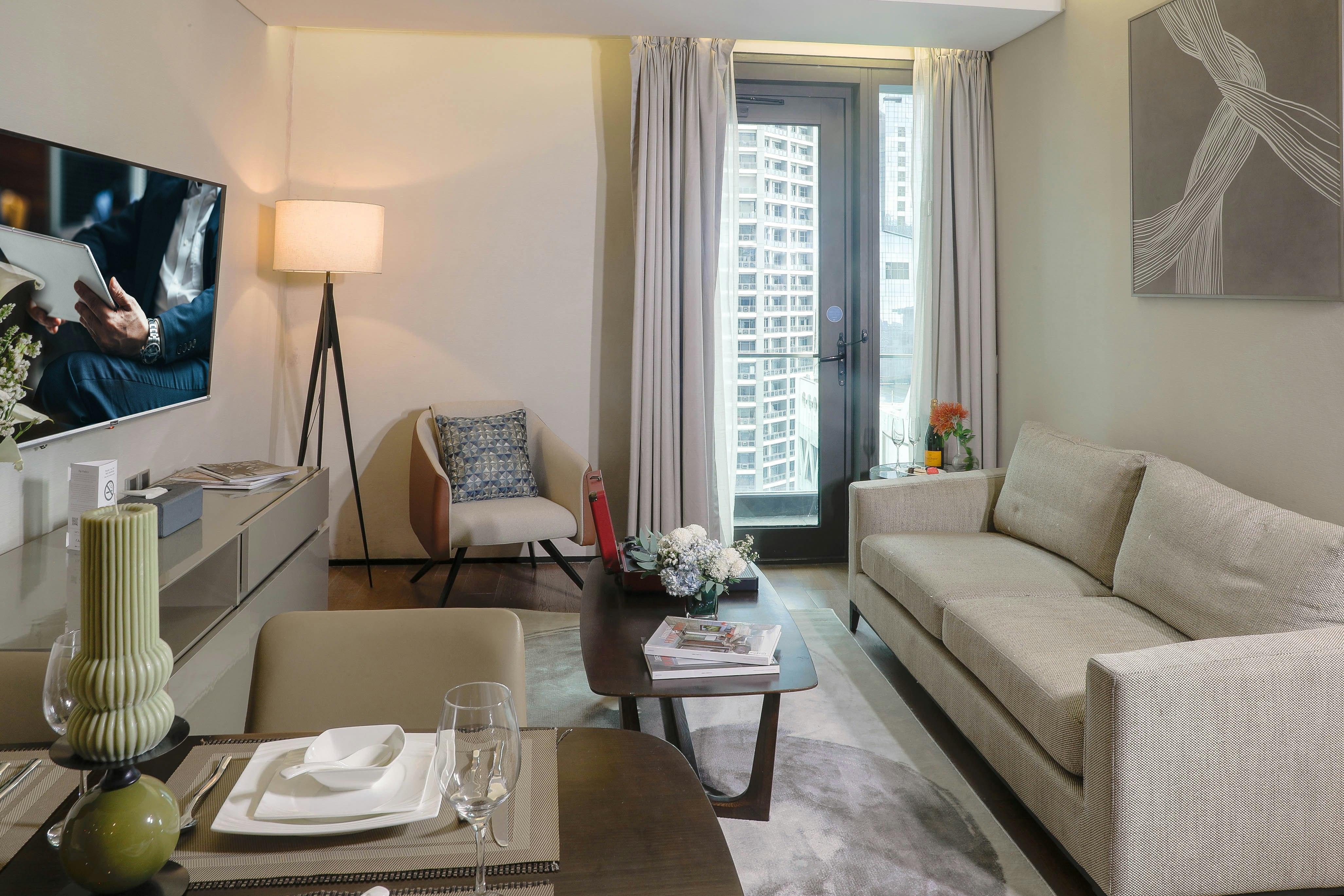 Oakwood Makati Avenue 31/37