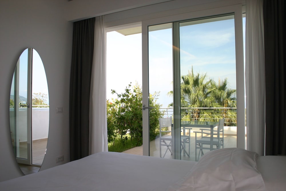 Infinity Resort Tropea 37/58