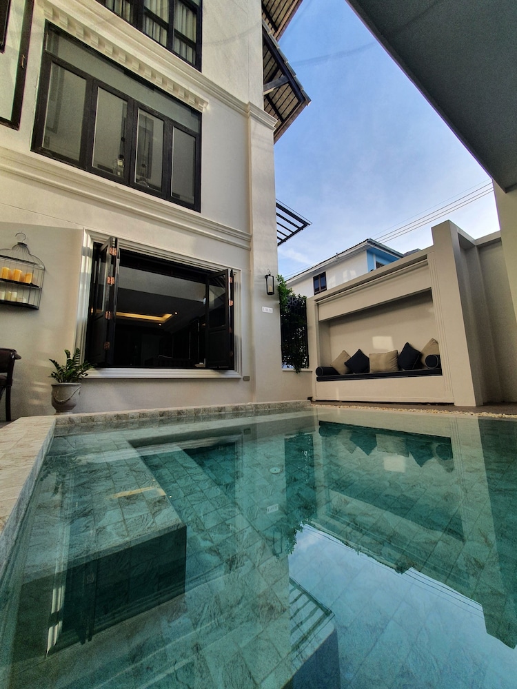Cheeva Dee Hotel 3/75