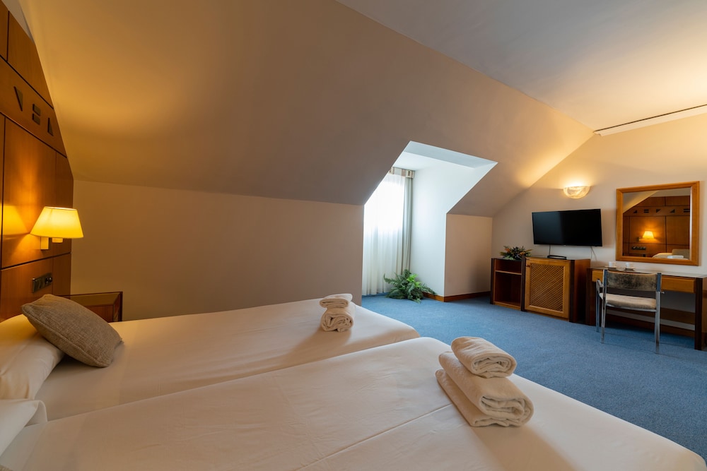 غرفة بسرير مزدوج
