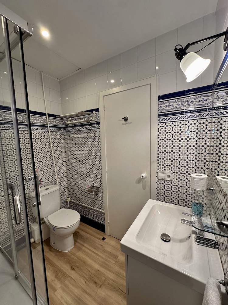 BARCELONA CENTER INN 46/50