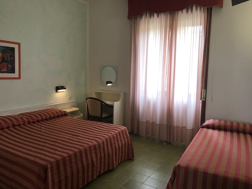 Hotel America 14/64