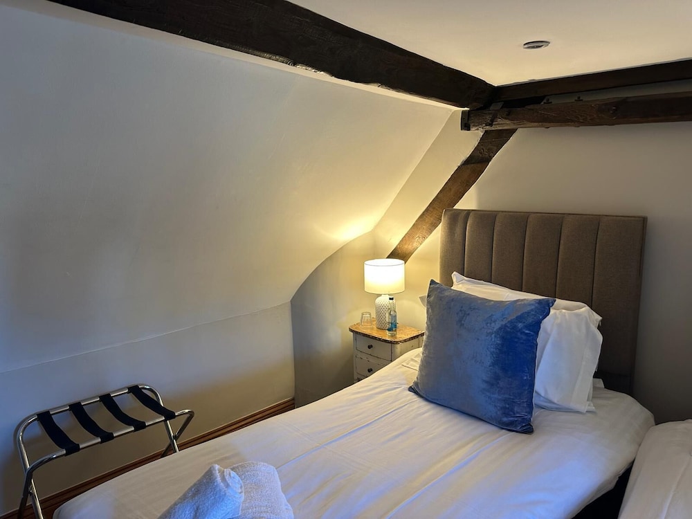 The Plough Bed and Breakfast 5/22