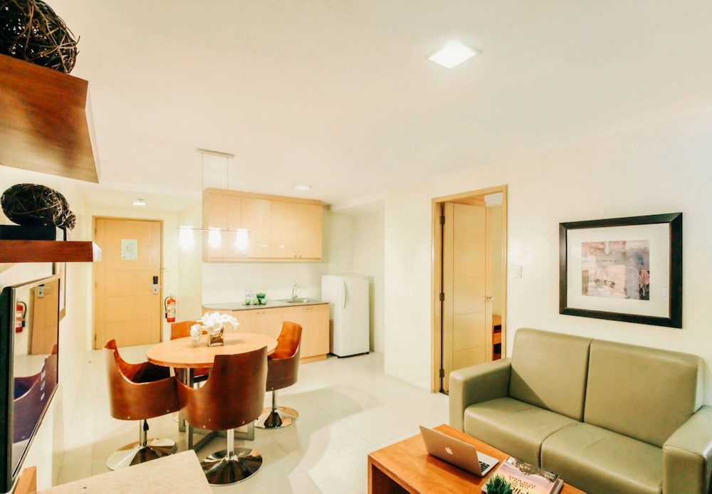 Greenhills Elan Hotel Modern 47/56