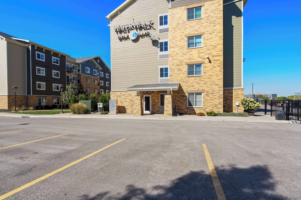 WaterWalk Extended Stay by Wyndham Kansas City - Overland Pk 45/61