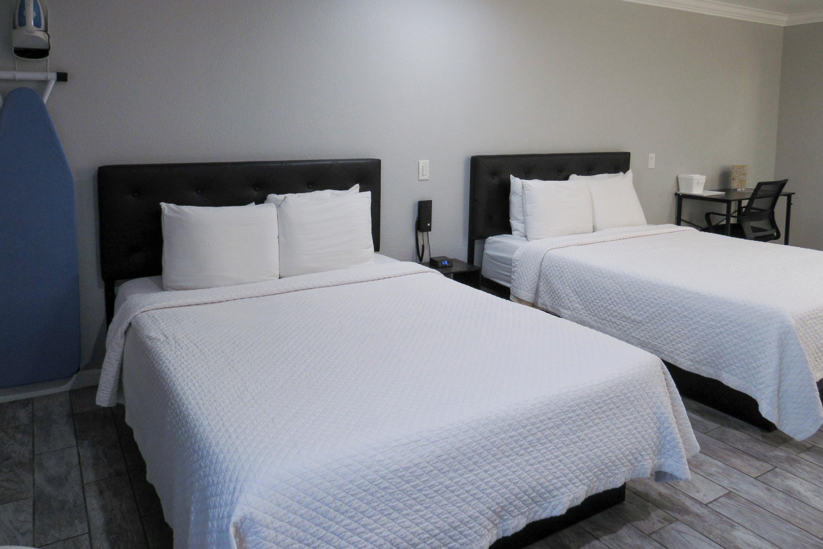 ROOM, 2 QUEEN BEDS