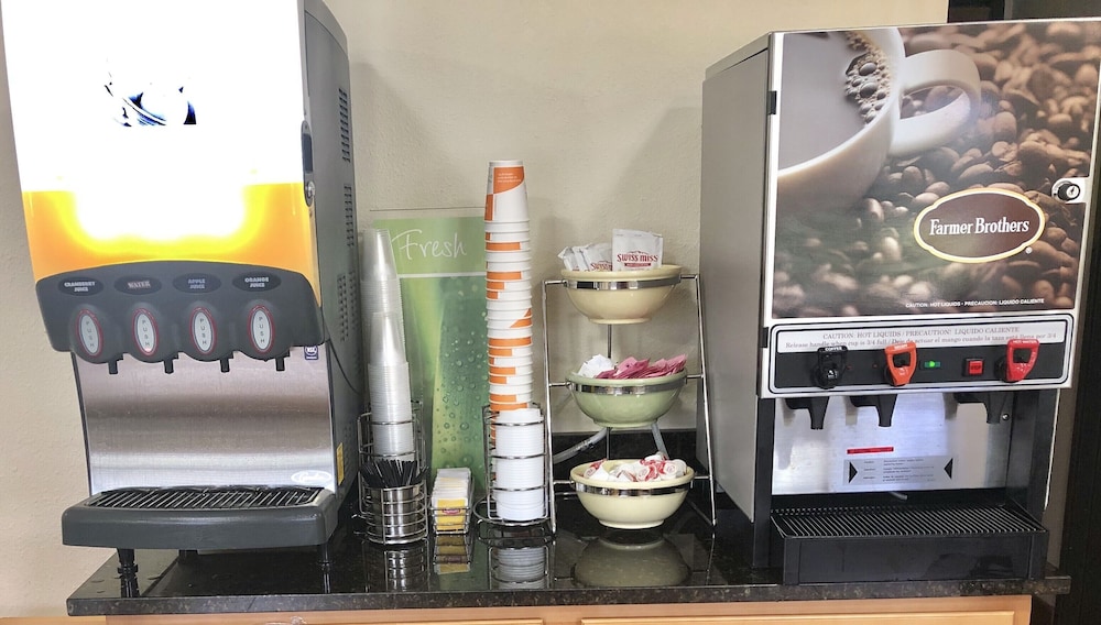 Quality Inn Macomb Near University Area 32/38