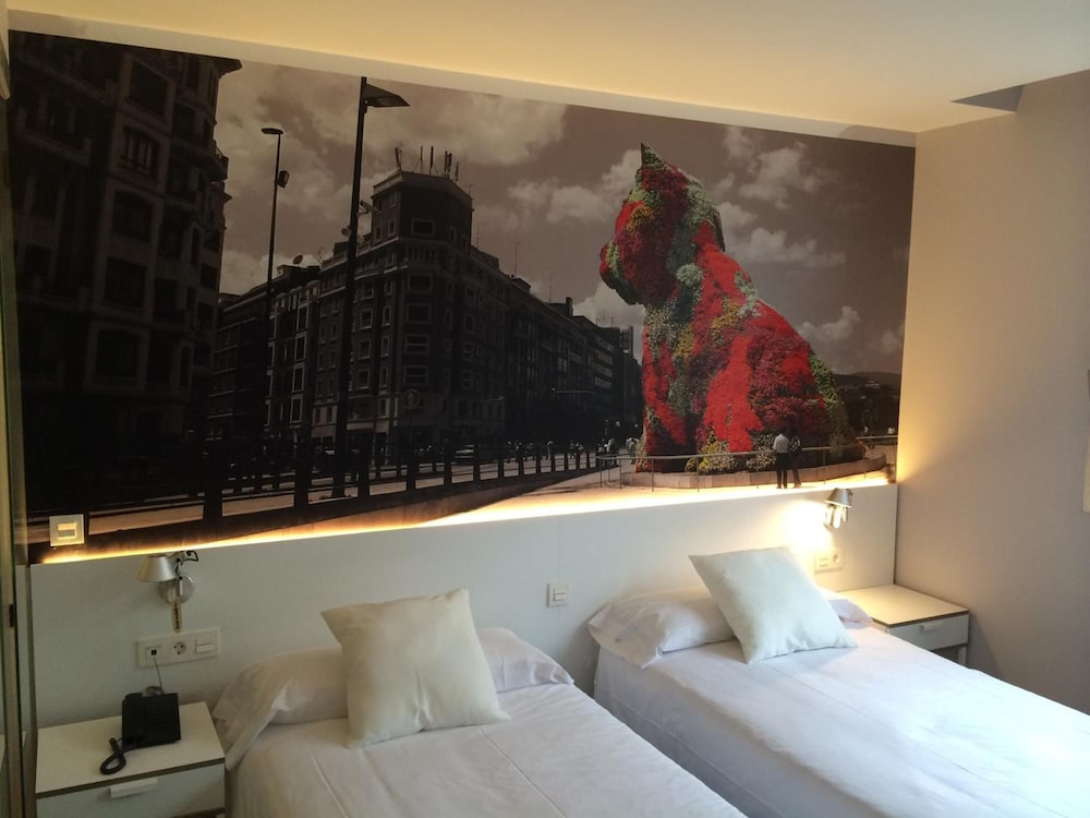 Bilbao City Rooms 10/25