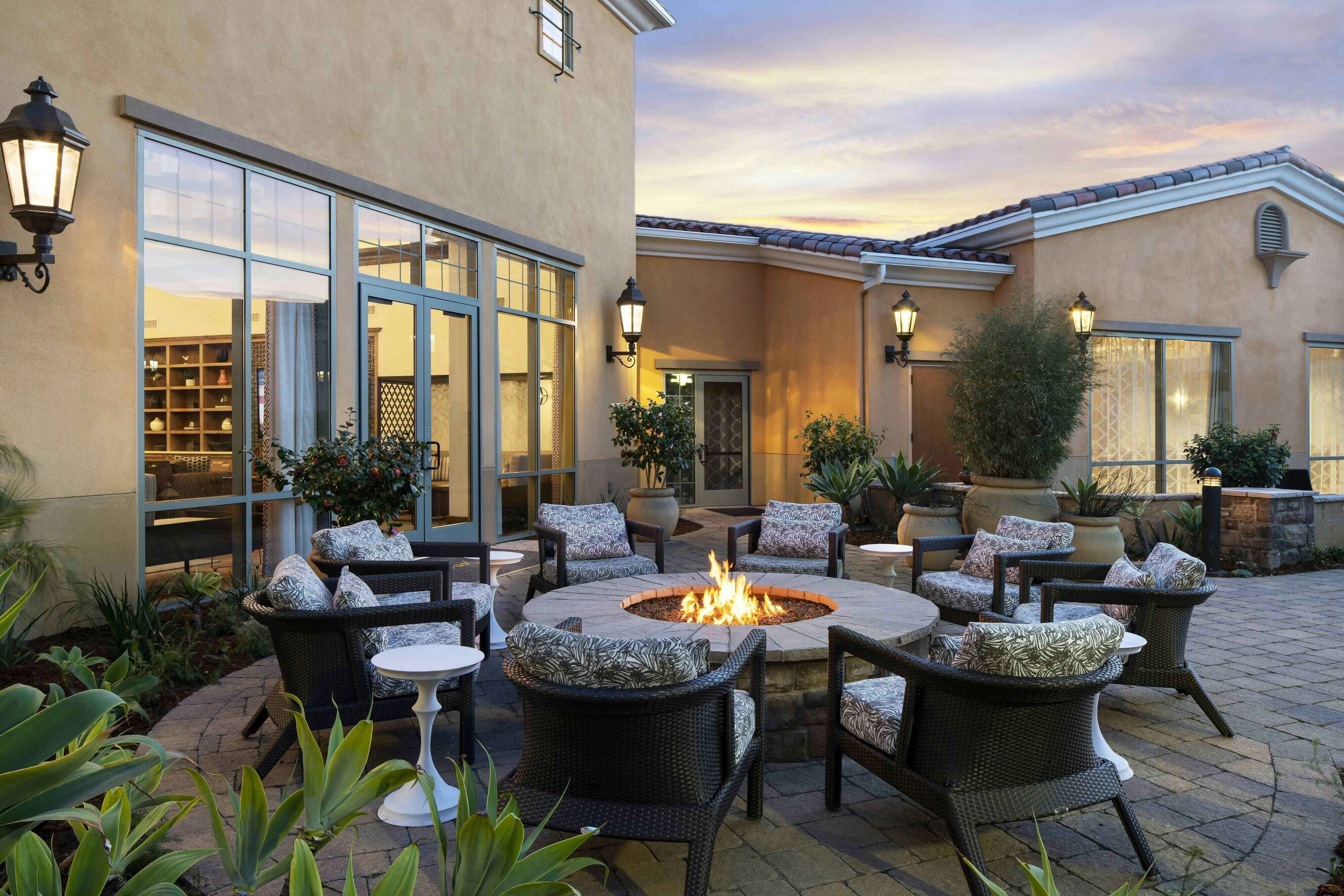 Courtyard Santa Barbara Goleta 8/19