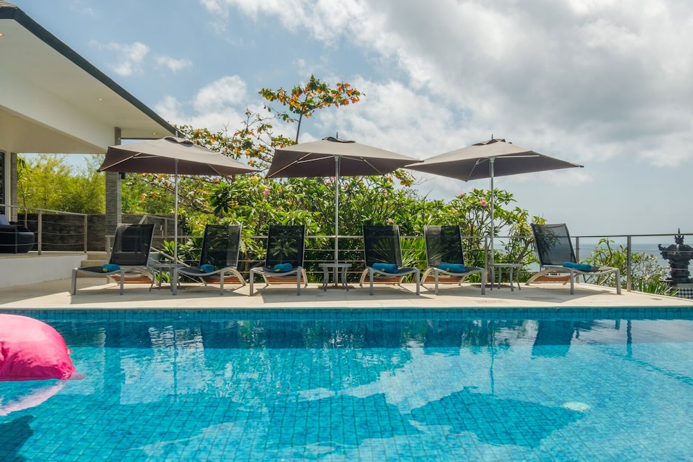 Suluban Cliff Bali Villa 7/50