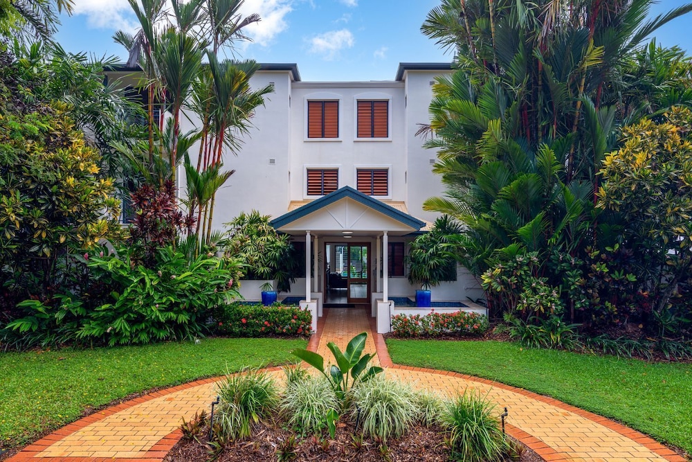 Meridian Port Douglas 61/70