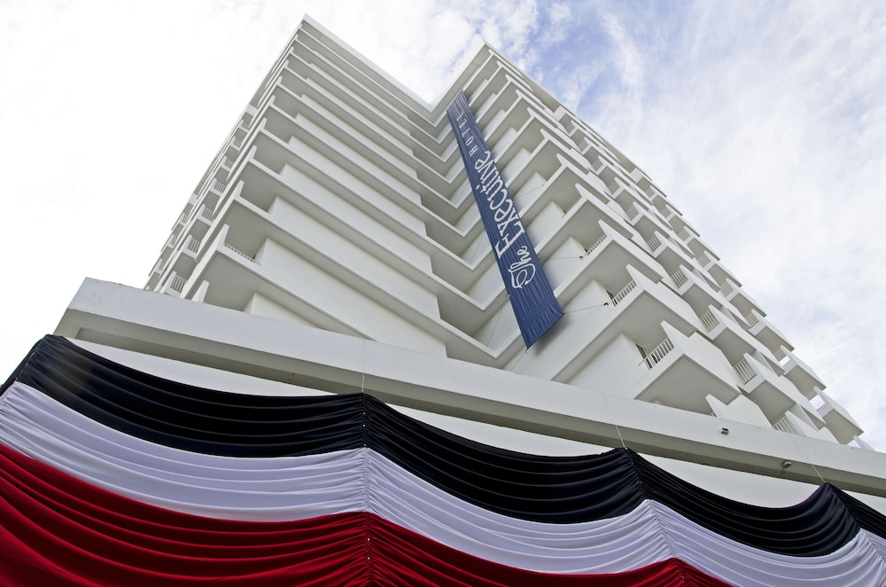 The Executive Hotel 2/59