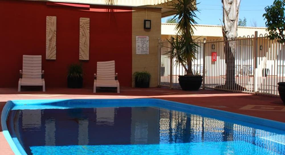 DESERT SAND MOTOR INN 3/25