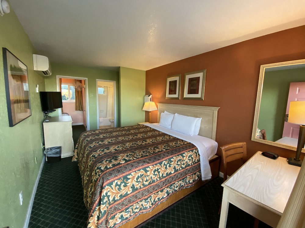 Fireside Inn Santa Cruz 33/63