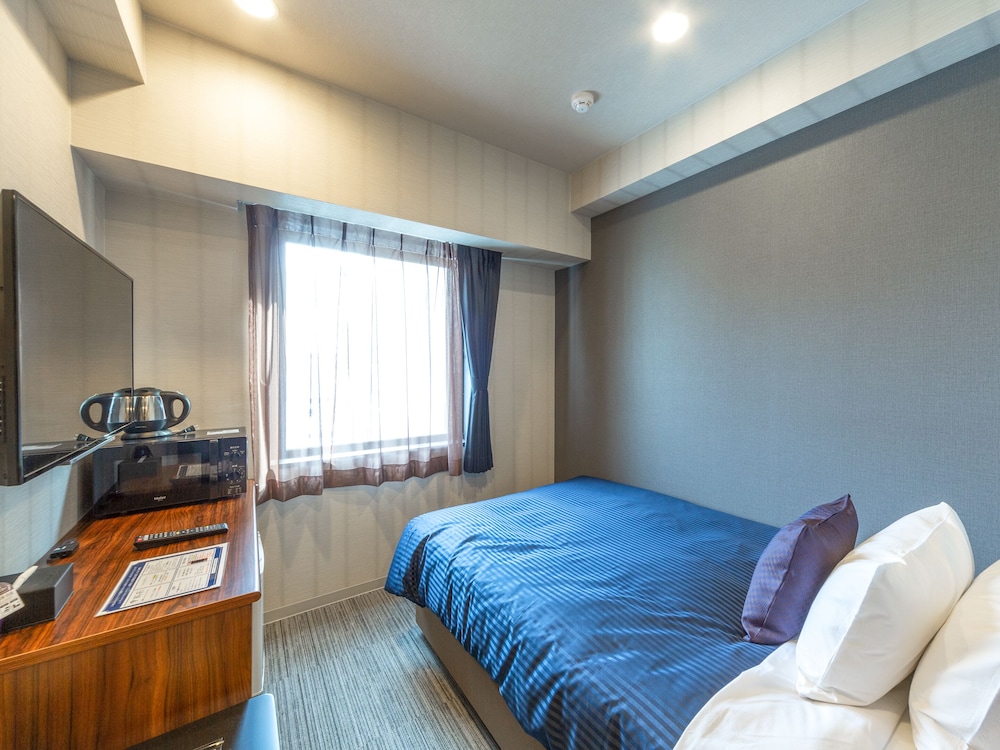 ROOM, SINGLE, SMOKING