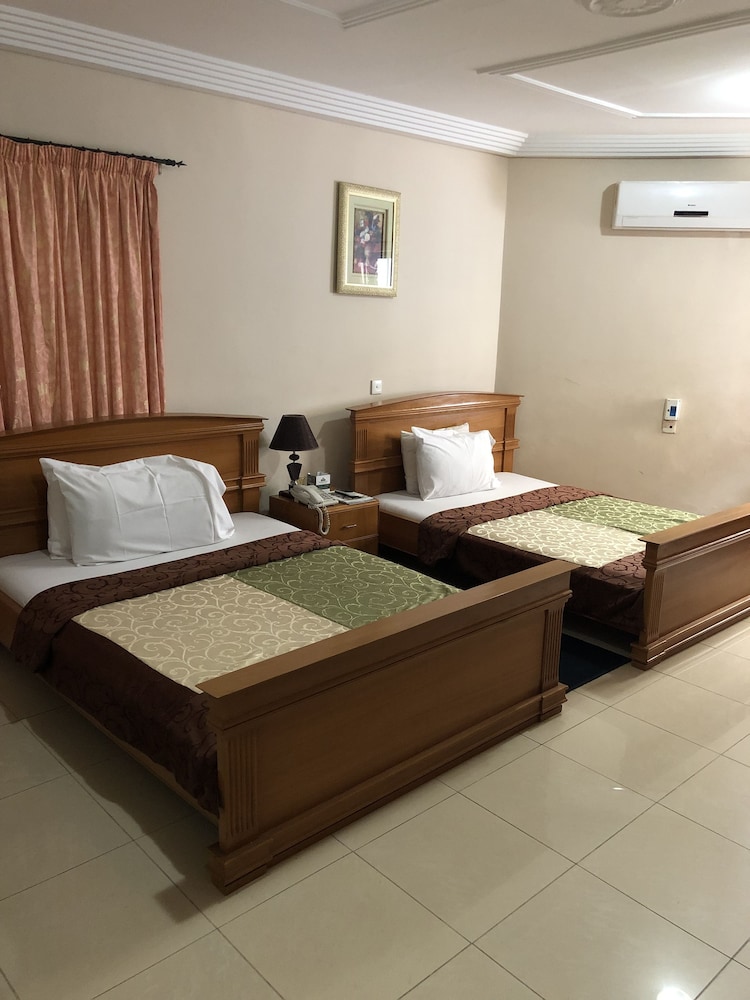 Eastgate Hotel 24/72