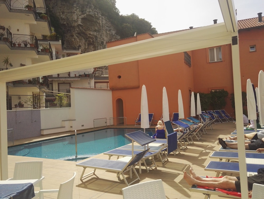 Hotel Villa Maria 59/63