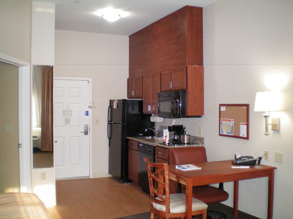 Candlewood Suites Avondale-New Orleans 31/42