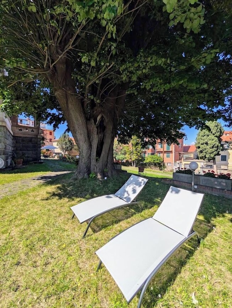 Villa Fieschi Hotel 44/49