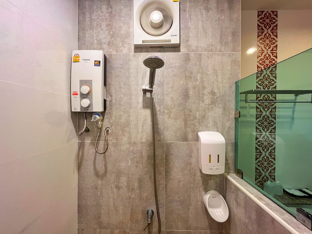 Peak Boutique City Hotel 61/62