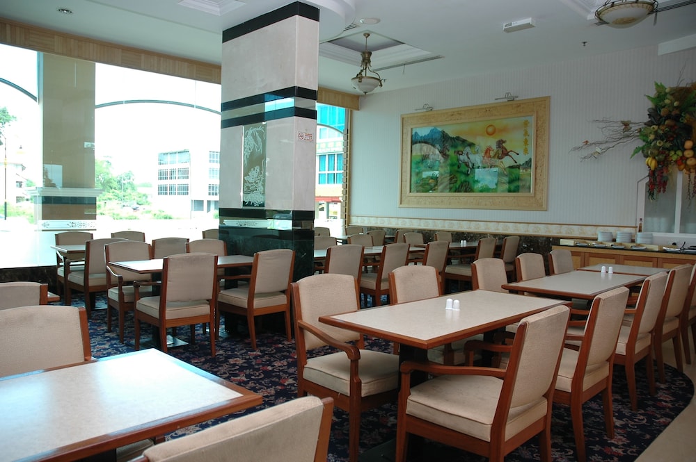 The Paramount Hotel 45/58