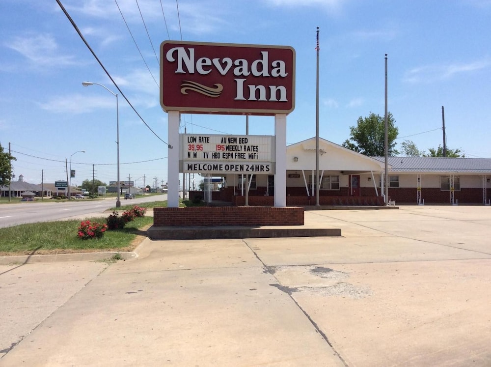 Nevada Inn 17/27
